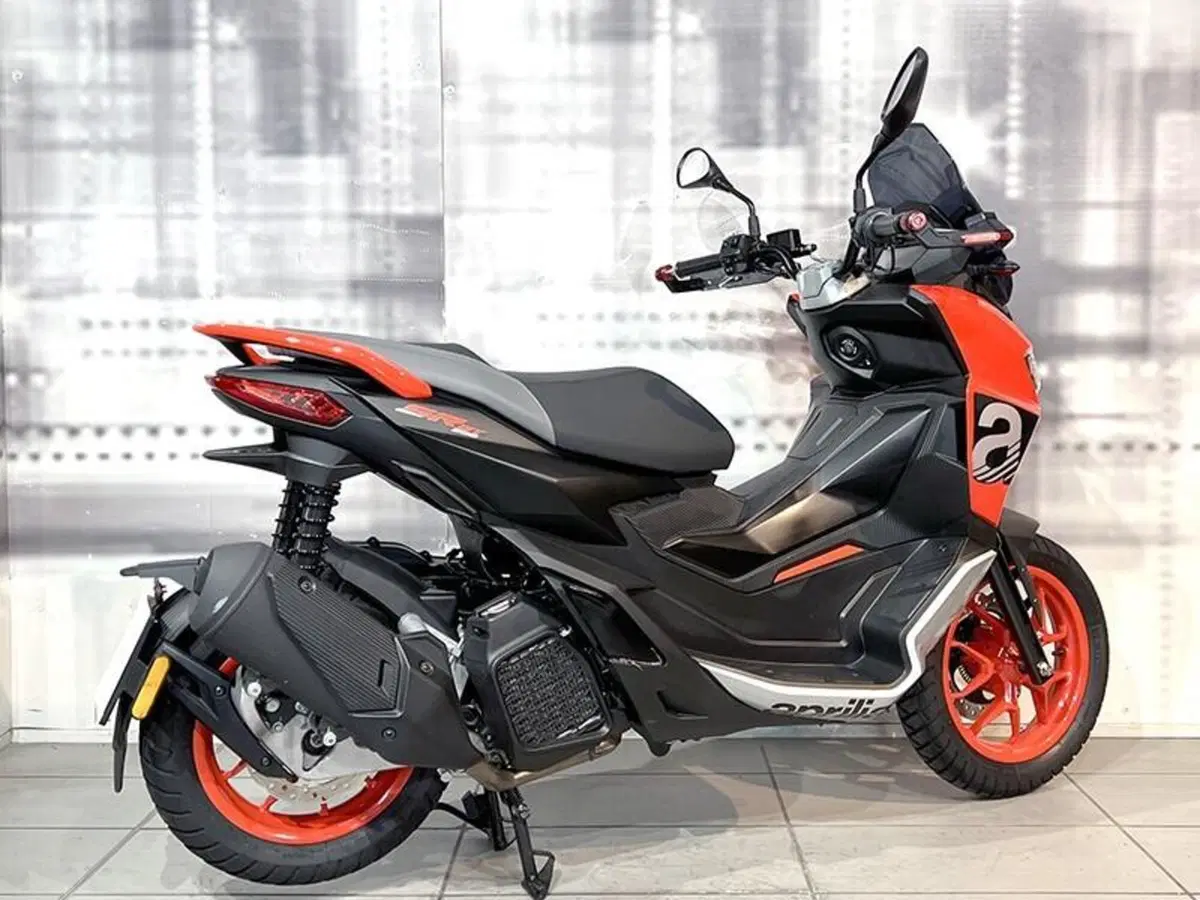 Aprilia SR GT 200 (2022 - 24) (8)