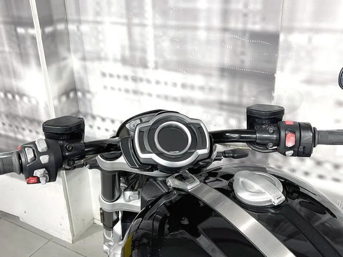 Triumph Rocket 3 R (2019 - 20) (6)