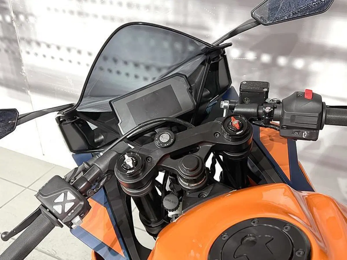 KTM RC 390 (2022 - 26) (6)