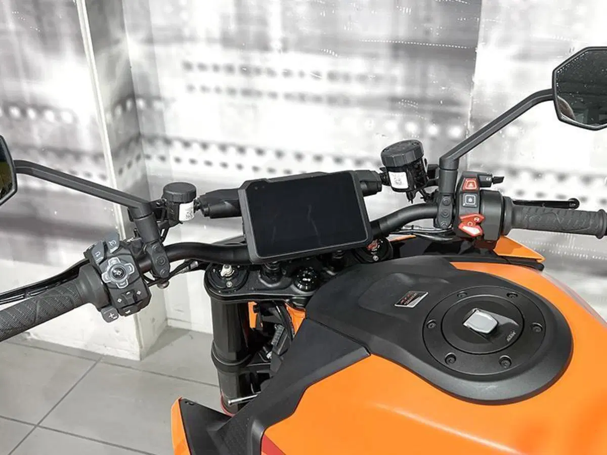 KTM 1390 Super Duke R (2024 - 26) (6)