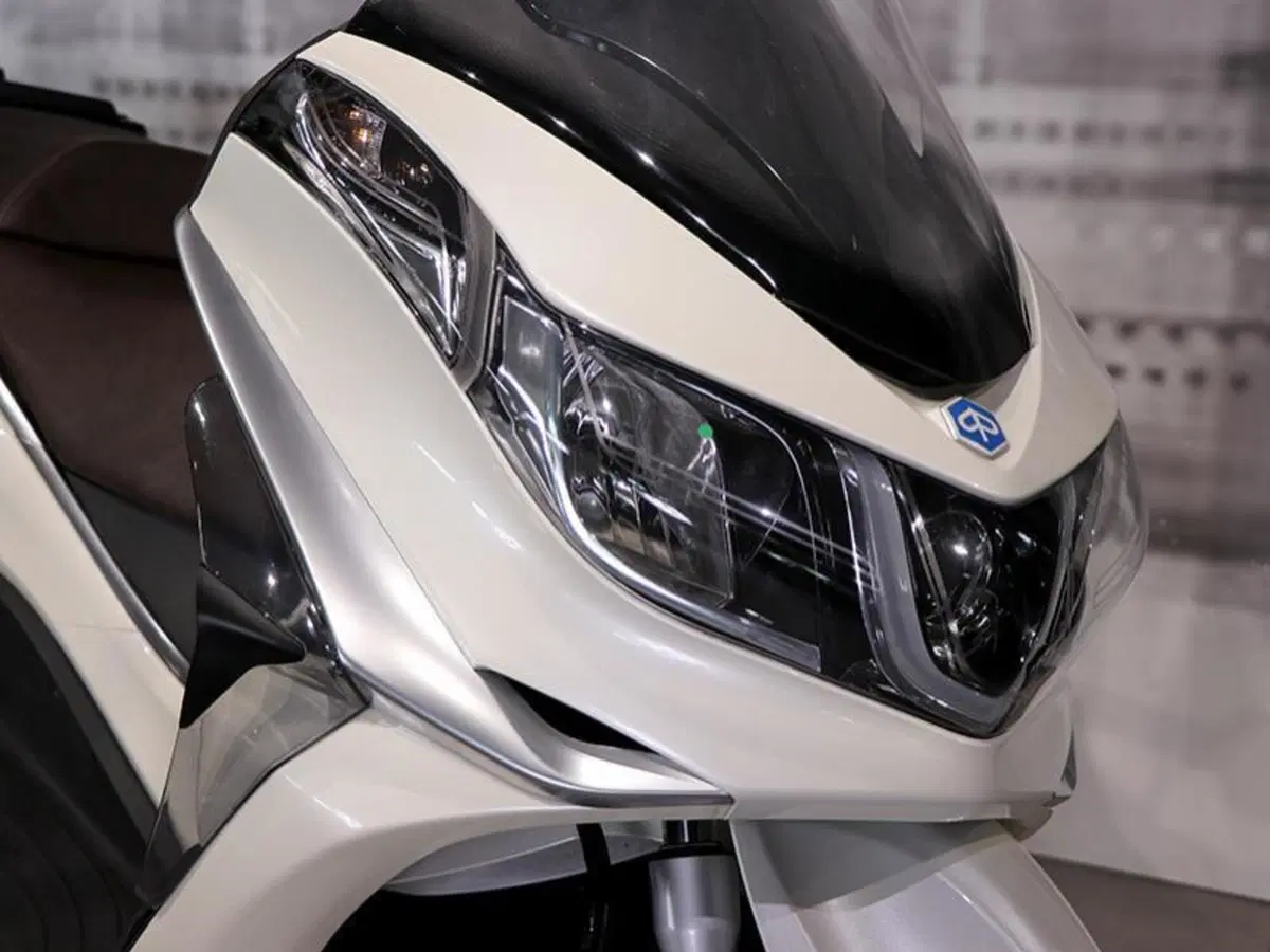 Piaggio X10 350 ie (2011 - 17) (8)