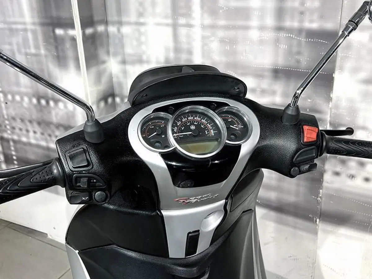 Piaggio Beverly 350 SportTouring ie (2011 - 15) (6)