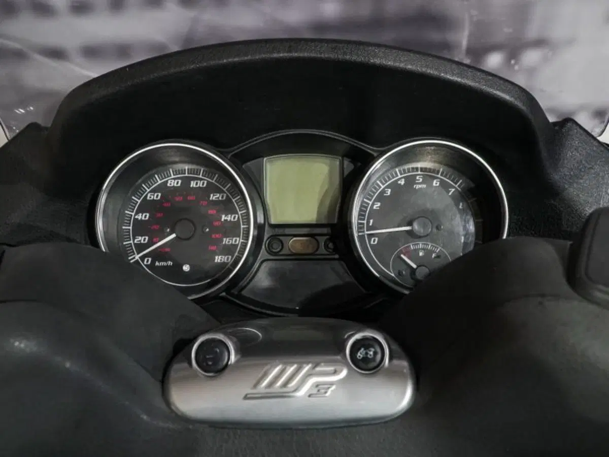 Piaggio MP3 LT 400 (2009 - 11) (6)