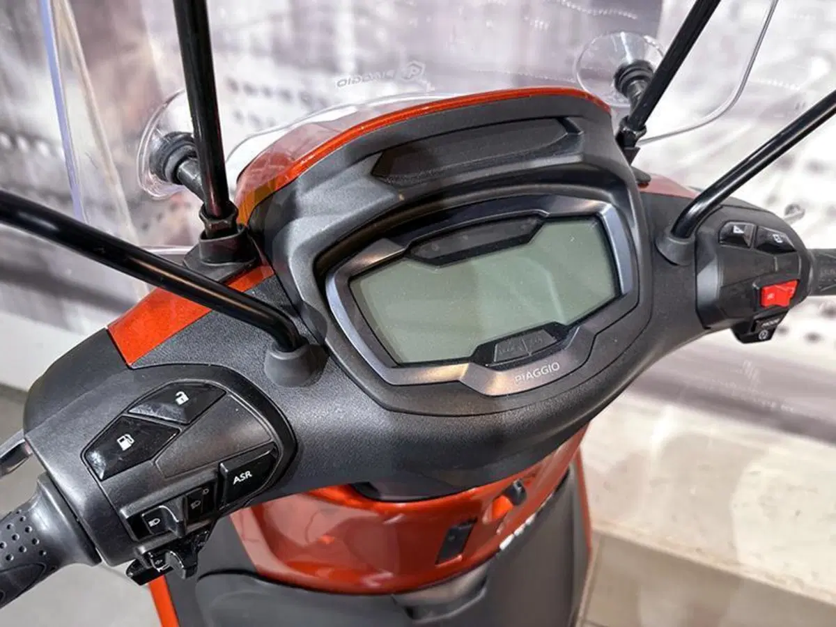 Piaggio Beverly 400 ABS-ASR (2021 - 24) (6)