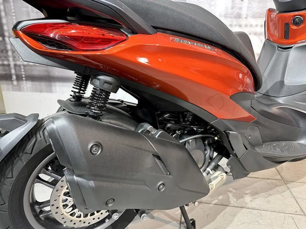 Piaggio Beverly 400 ABS-ASR (2021 - 24) (9)