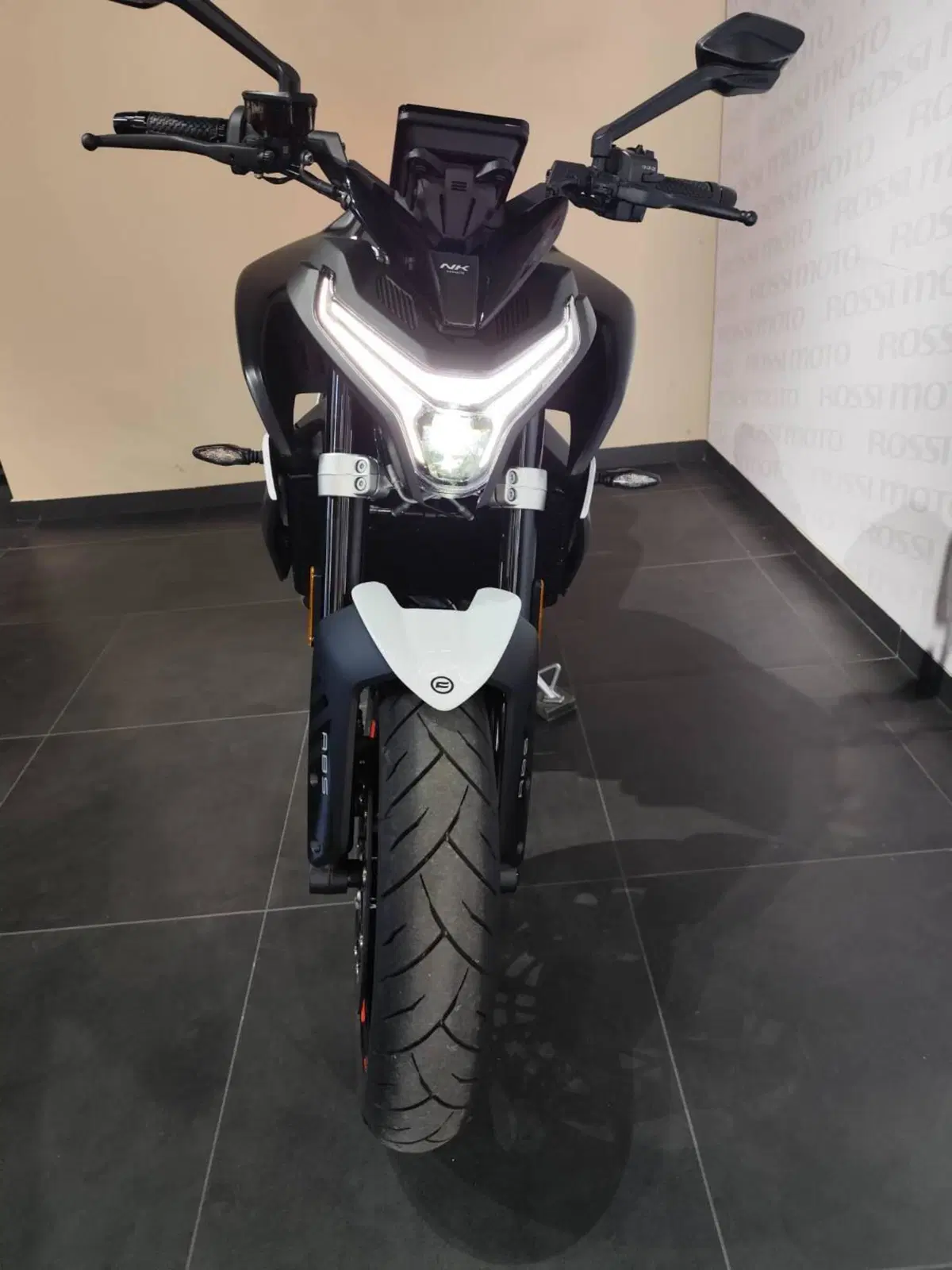 CFMOTO 800NK Advanced (2023 - 26) (4)