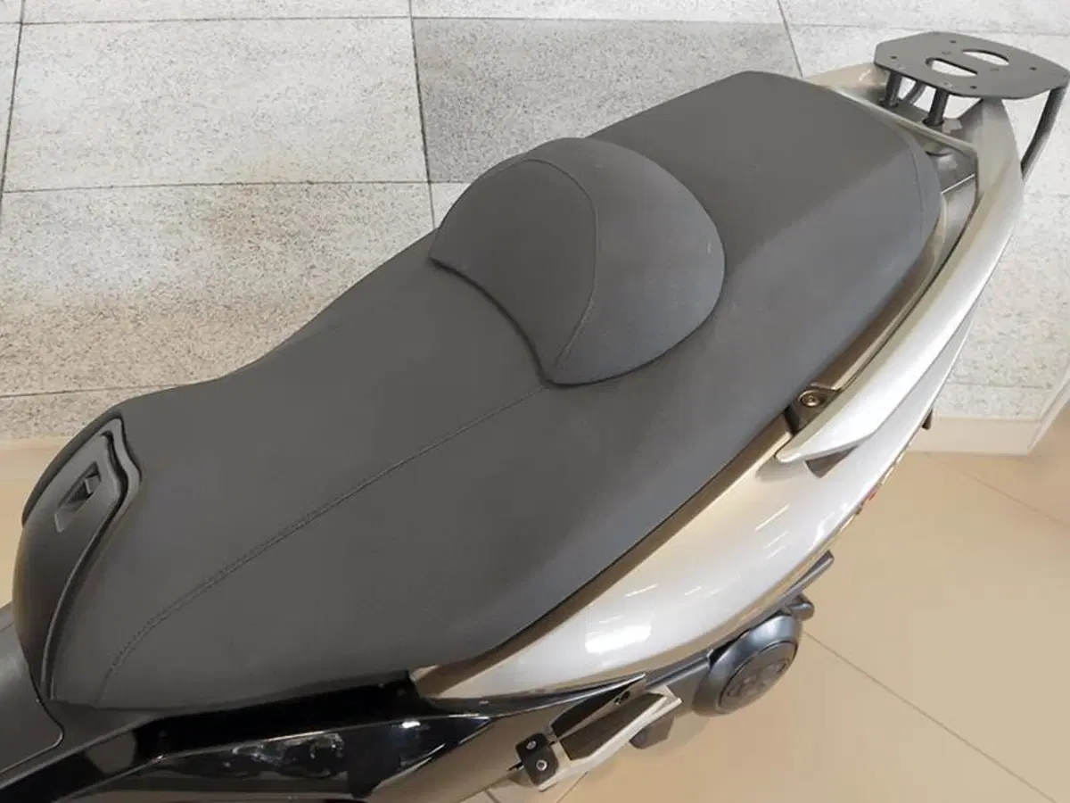 Kymco Xciting 300i R (2007 - 14) (8)
