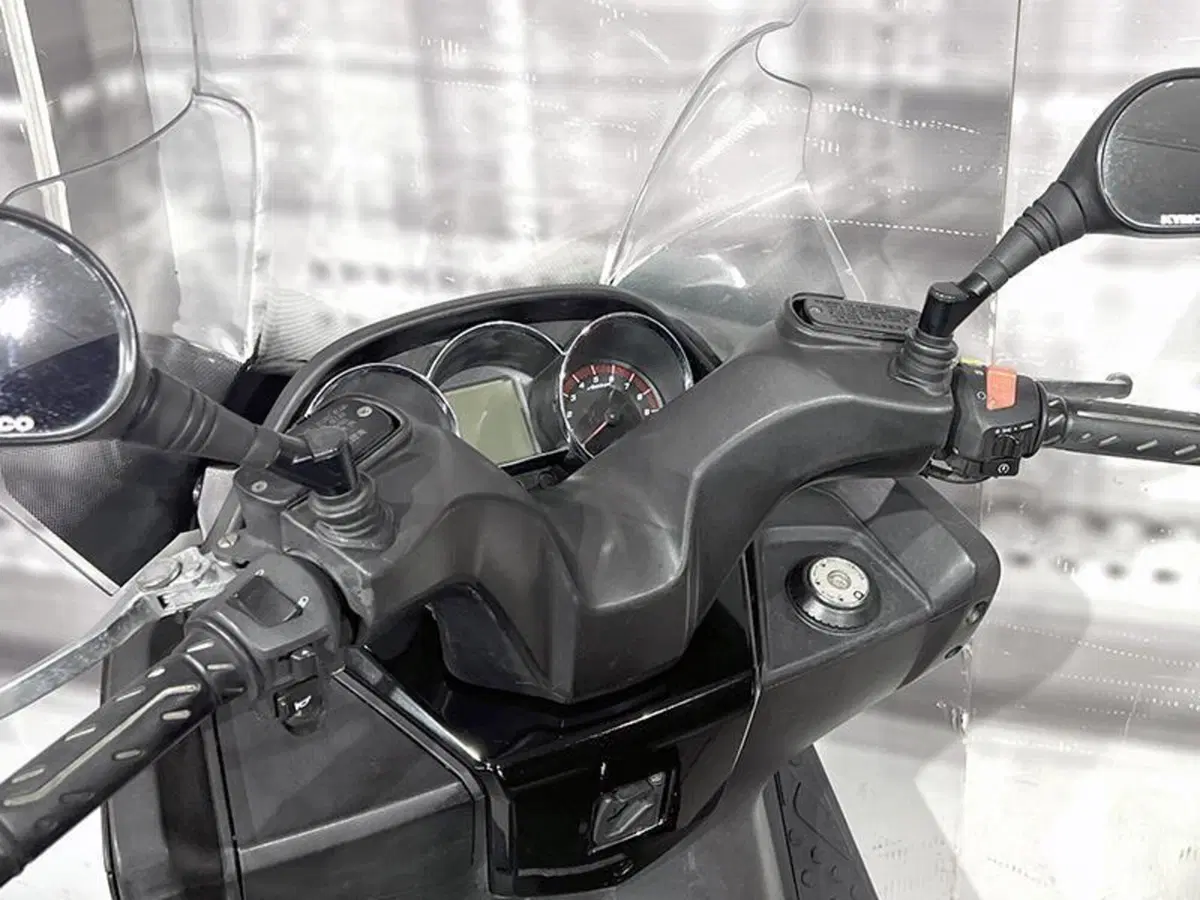 Kymco Downtown 300i (2009 - 17) (6)