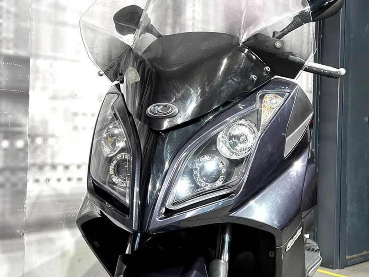 Kymco Downtown 300i (2009 - 17) (9)