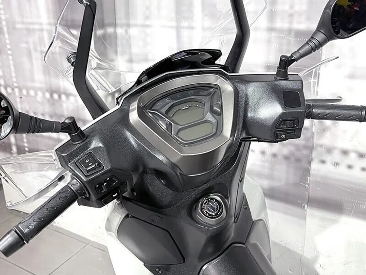 Kymco Agility 300i (2020) (6)