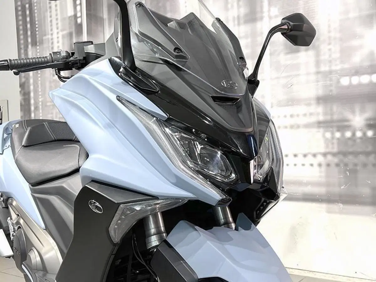 Kymco AK 550 ETS (2021 - 26) (9)