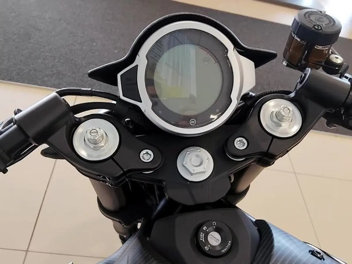 CFMOTO 700CL-X Sport (2022 - 26) (5)