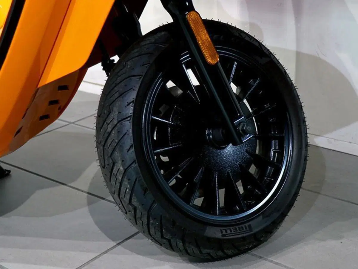 Lambretta V50 Special (2018 - 20) (9)