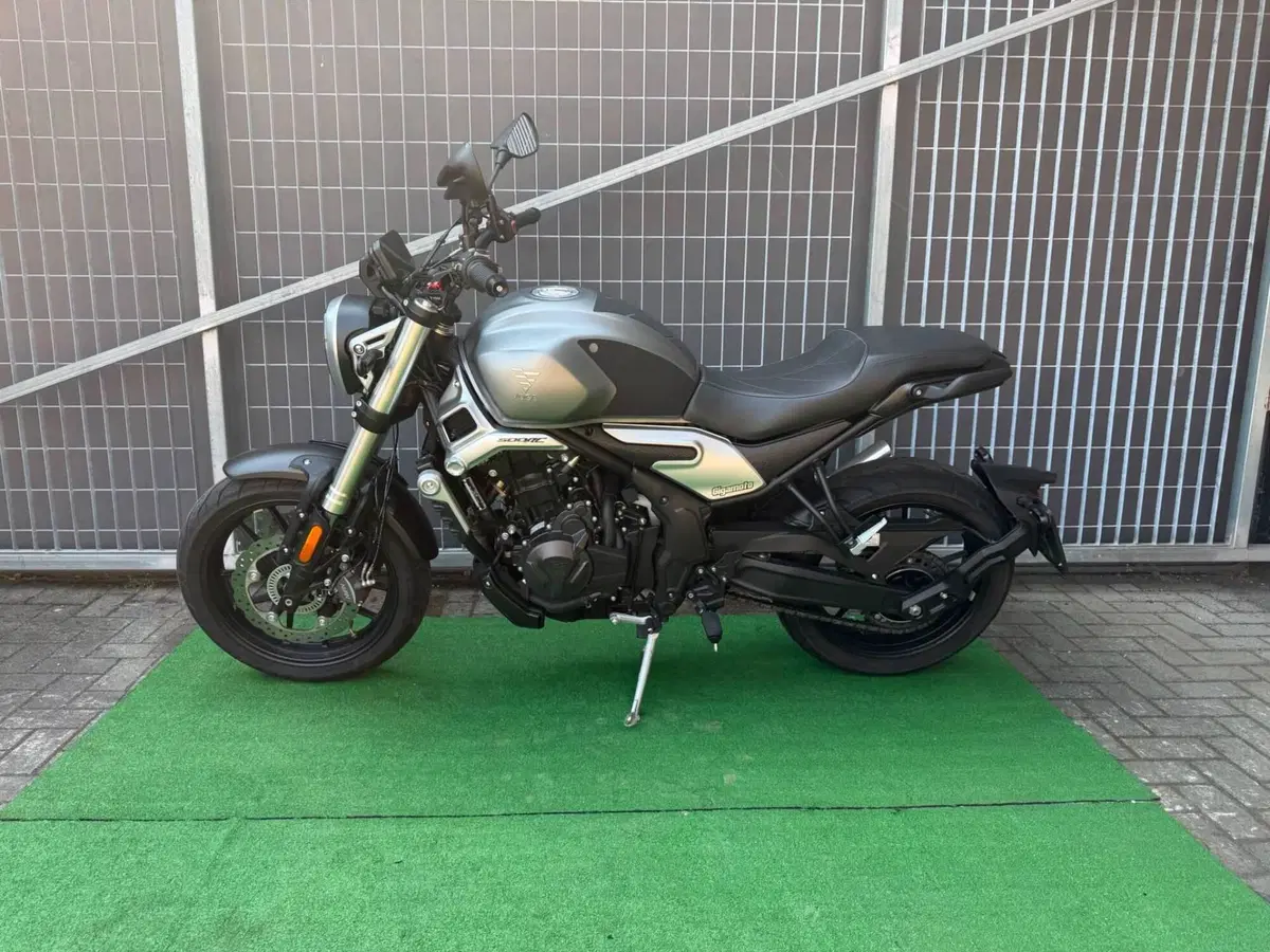 Voge Trofeo 500AC (2022 - 26) (2)