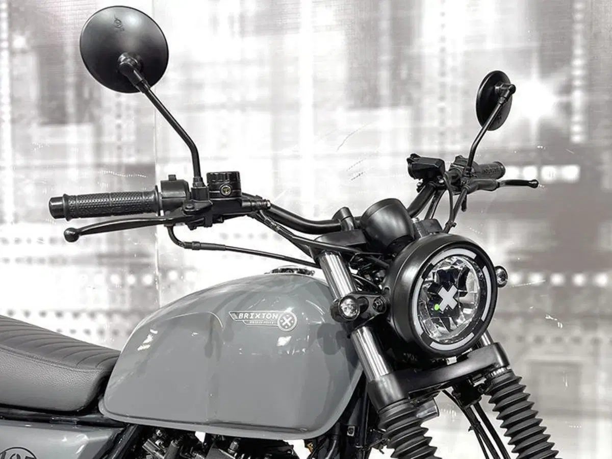 Brixton Motorcycles Cromwell 125 CBS (2021 - 26) (8)