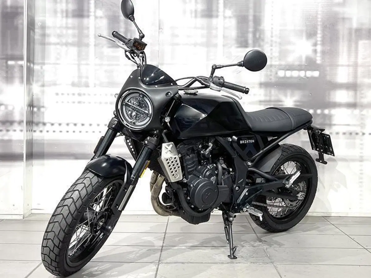 Brixton Motorcycles Crossfire 500 X (2021 - 26) (7)