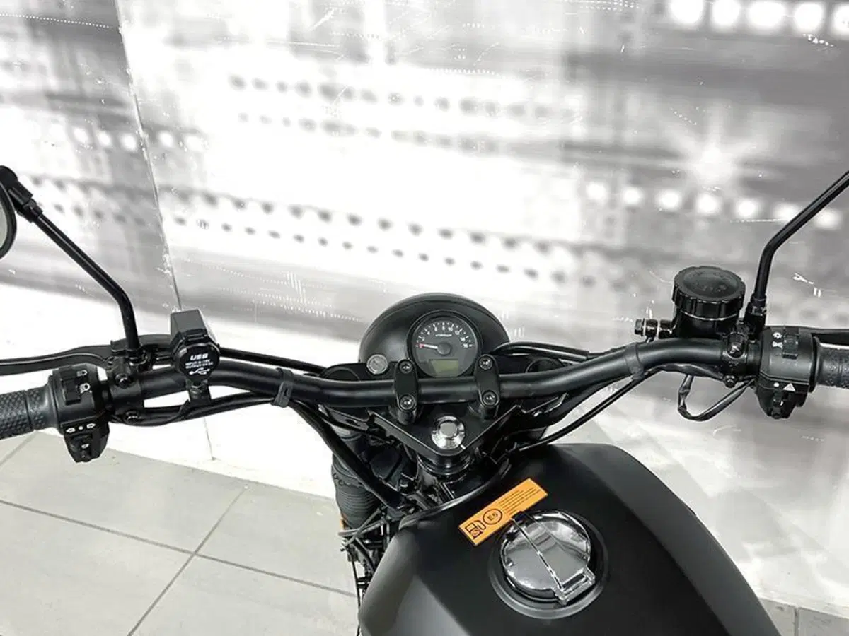 Brixton Motorcycles Cromwell 125 ABS (2021 - 26) (6)