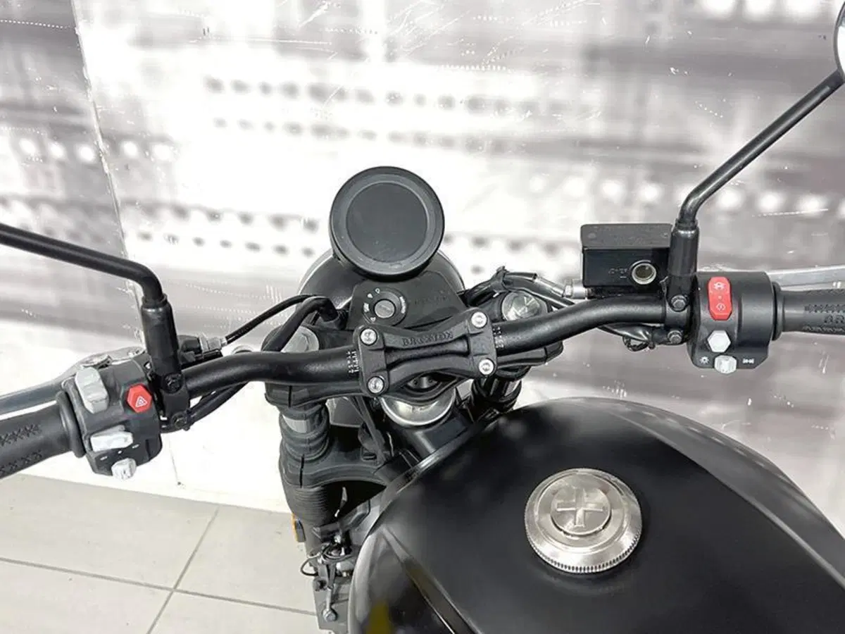 Brixton Motorcycles Cromwell 1200 (2022 - 26) (6)