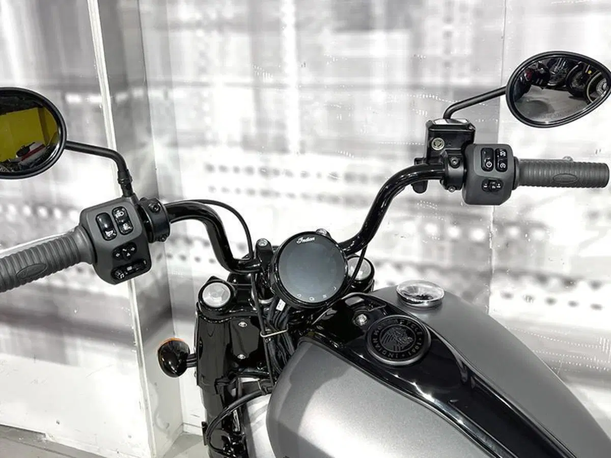 Indian Chief 1890 Bobber Dark Horse (2021 - 26) (6)