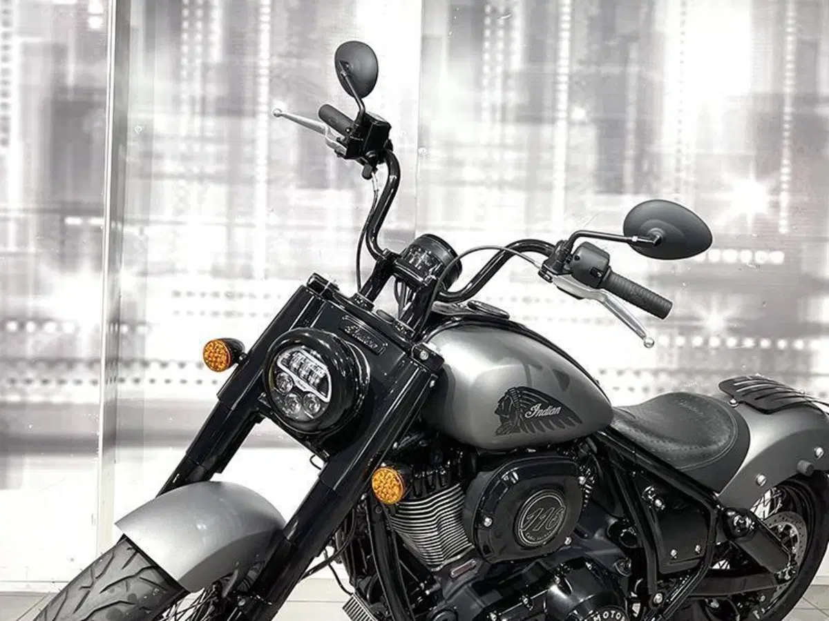 Indian Chief 1890 Bobber Dark Horse (2021 - 26) (9)
