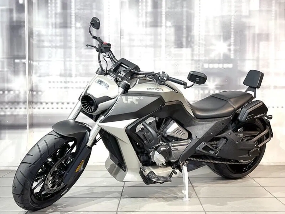 Benda Motorcycles LFC 700 (2024 - 26) (7)