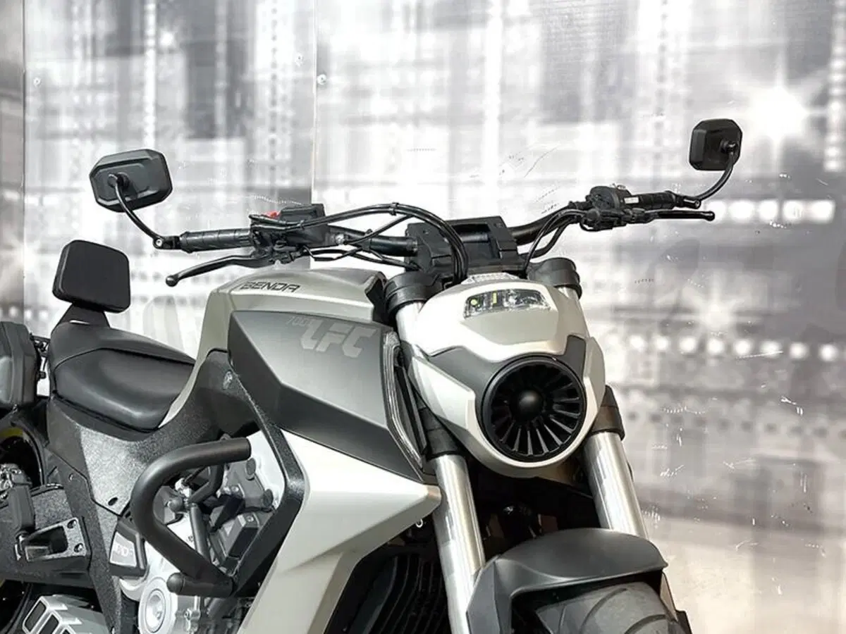 Benda Motorcycles LFC 700 (2024 - 26) (9)