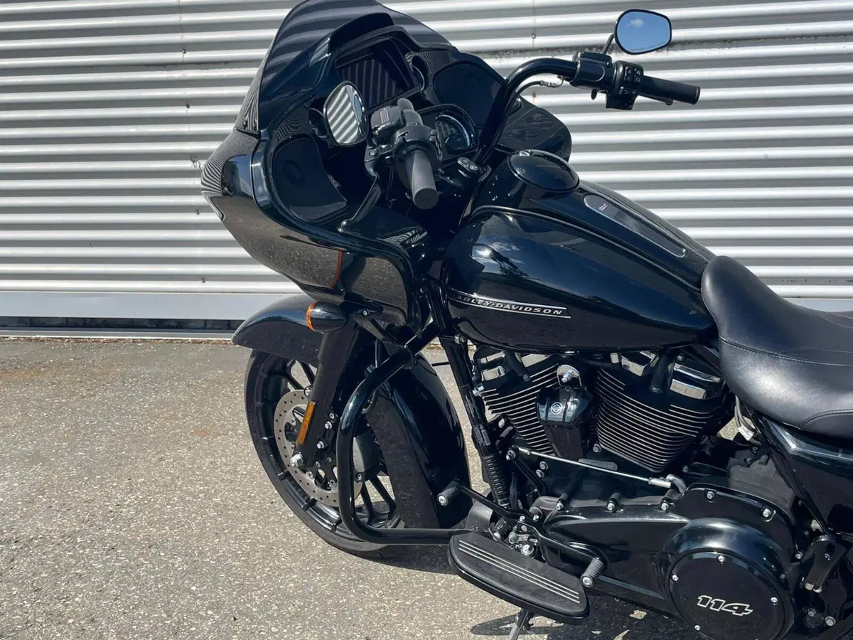 Harley-Davidson 114 Road Glide Special (2019 - 20) - FLTRXS (11)