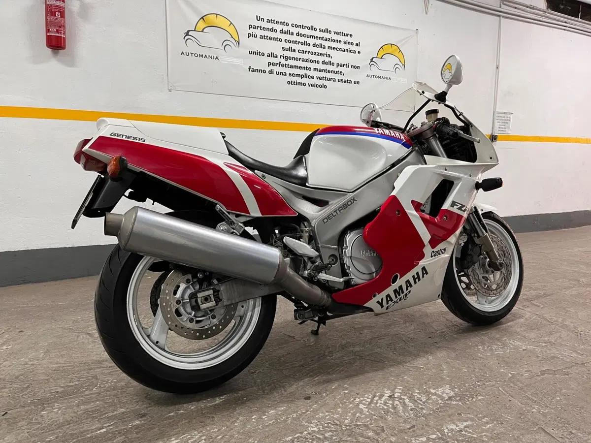 Yamaha FZR 1000 EXUP GENESIS (5)