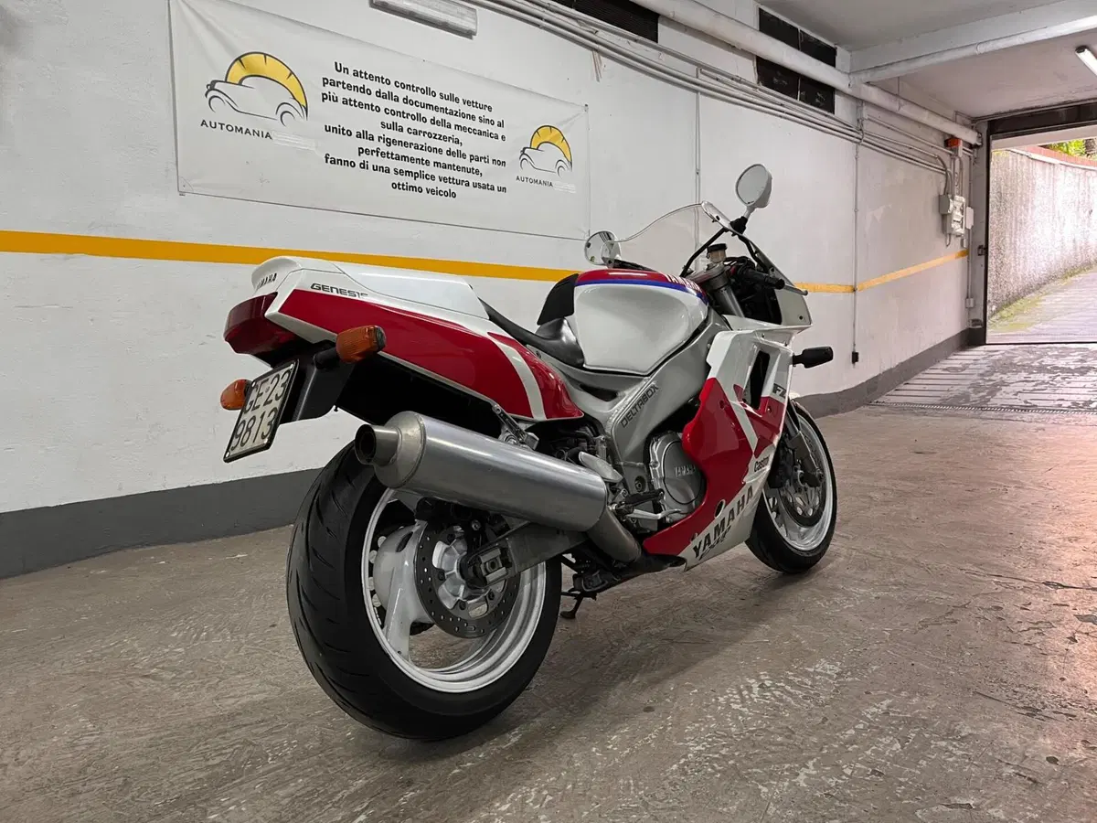 Yamaha FZR 1000 EXUP GENESIS (8)