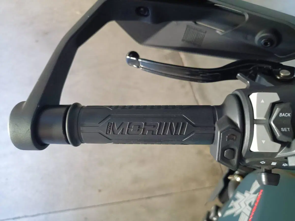 Moto Morini SEIEMMEZZO SCR (2022 - 26) (12)