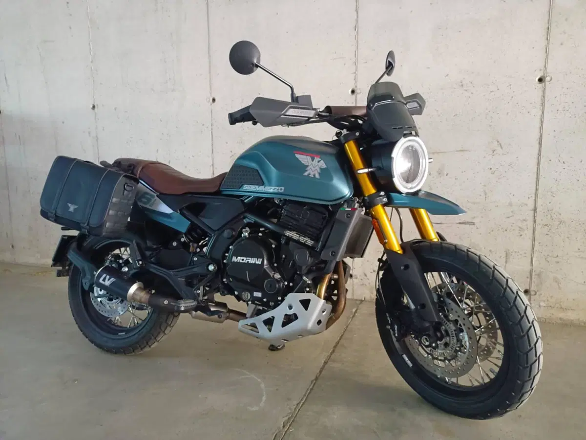 Moto Morini SEIEMMEZZO SCR (2022 - 26) (2)