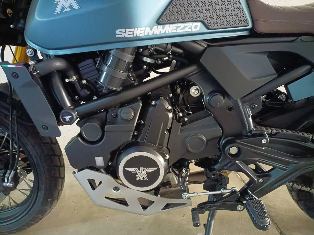 Moto Morini SEIEMMEZZO SCR (2022 - 26) (8)