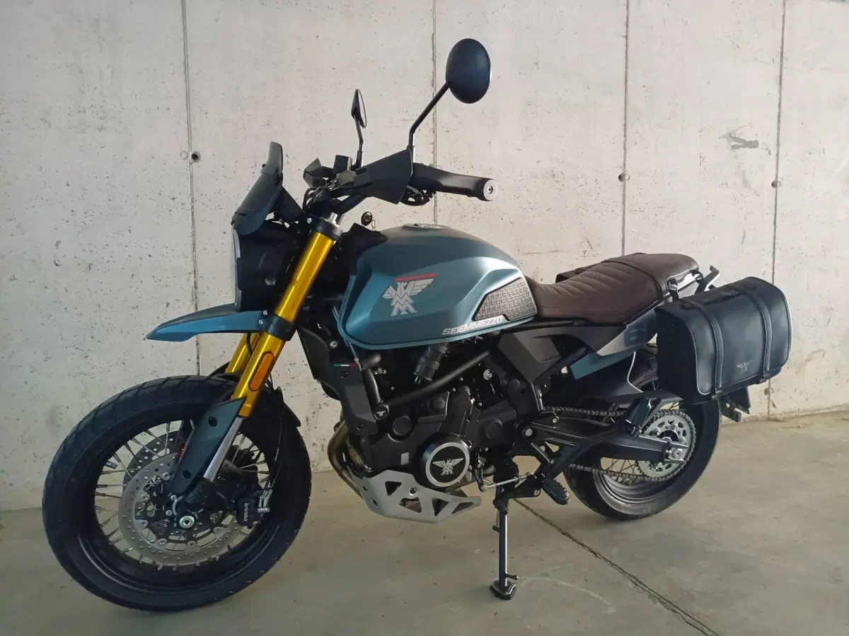 Moto Morini SEIEMMEZZO SCR (2022 - 26) (7)