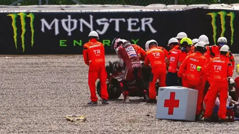 MotoGP 2026. GP di Catalunya. Il difficile weekend di Barcellona dal box Ducati: "Considerando quello che &egrave; successo, credo che qualcuno ci abbia salvati" [VIDEO]