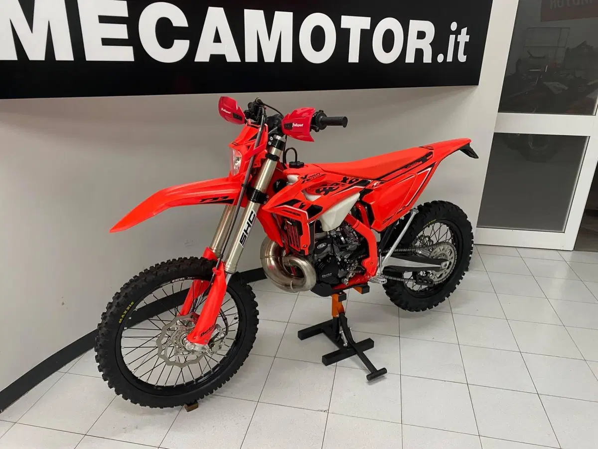Betamotor RR X-PRO 300 2T Enduro (2026) (4)