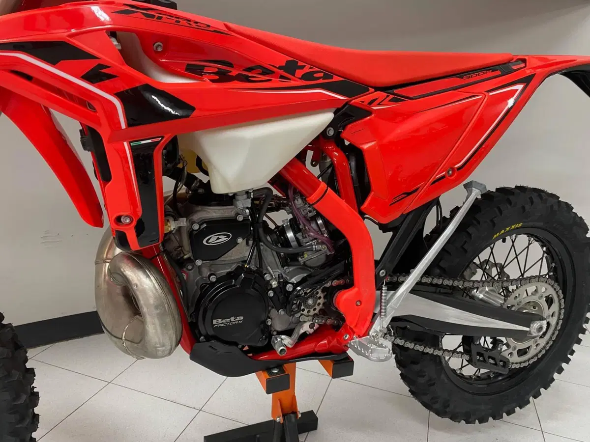 Betamotor RR X-PRO 300 2T Enduro (2026) (6)