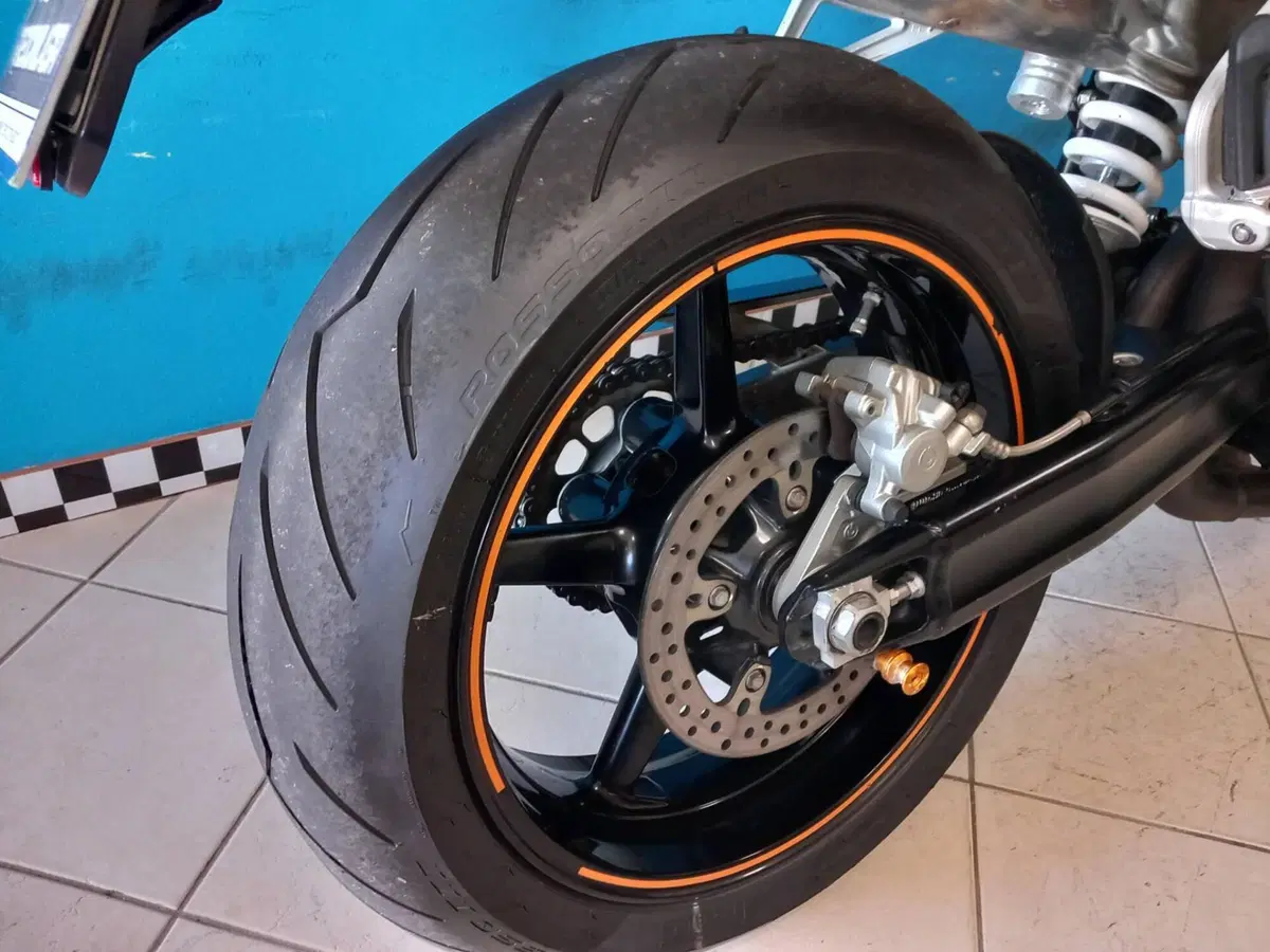 KTM 990 Super Duke (2007 - 11) (14)