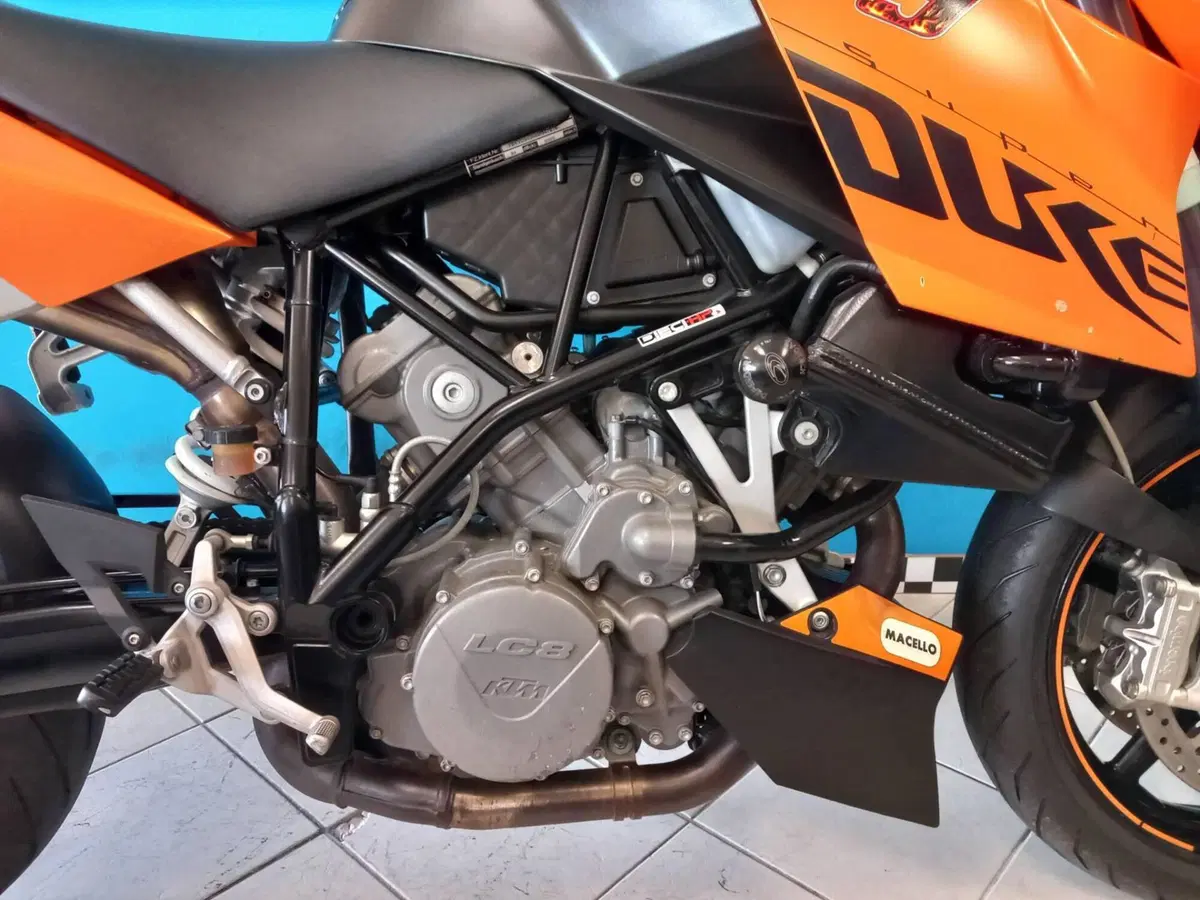 KTM 990 Super Duke (2007 - 11) (16)