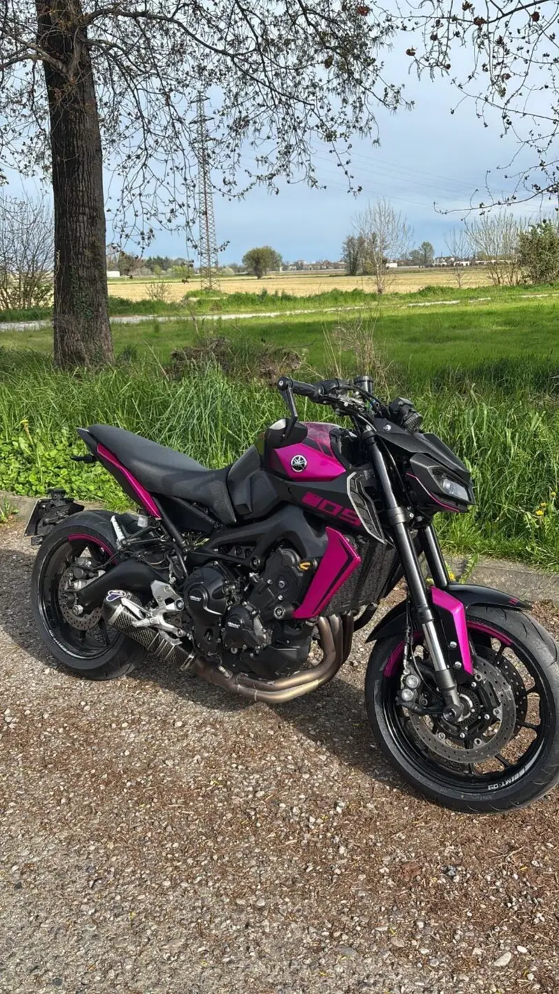 Yamaha MT-09 (2017 - 20) (2)