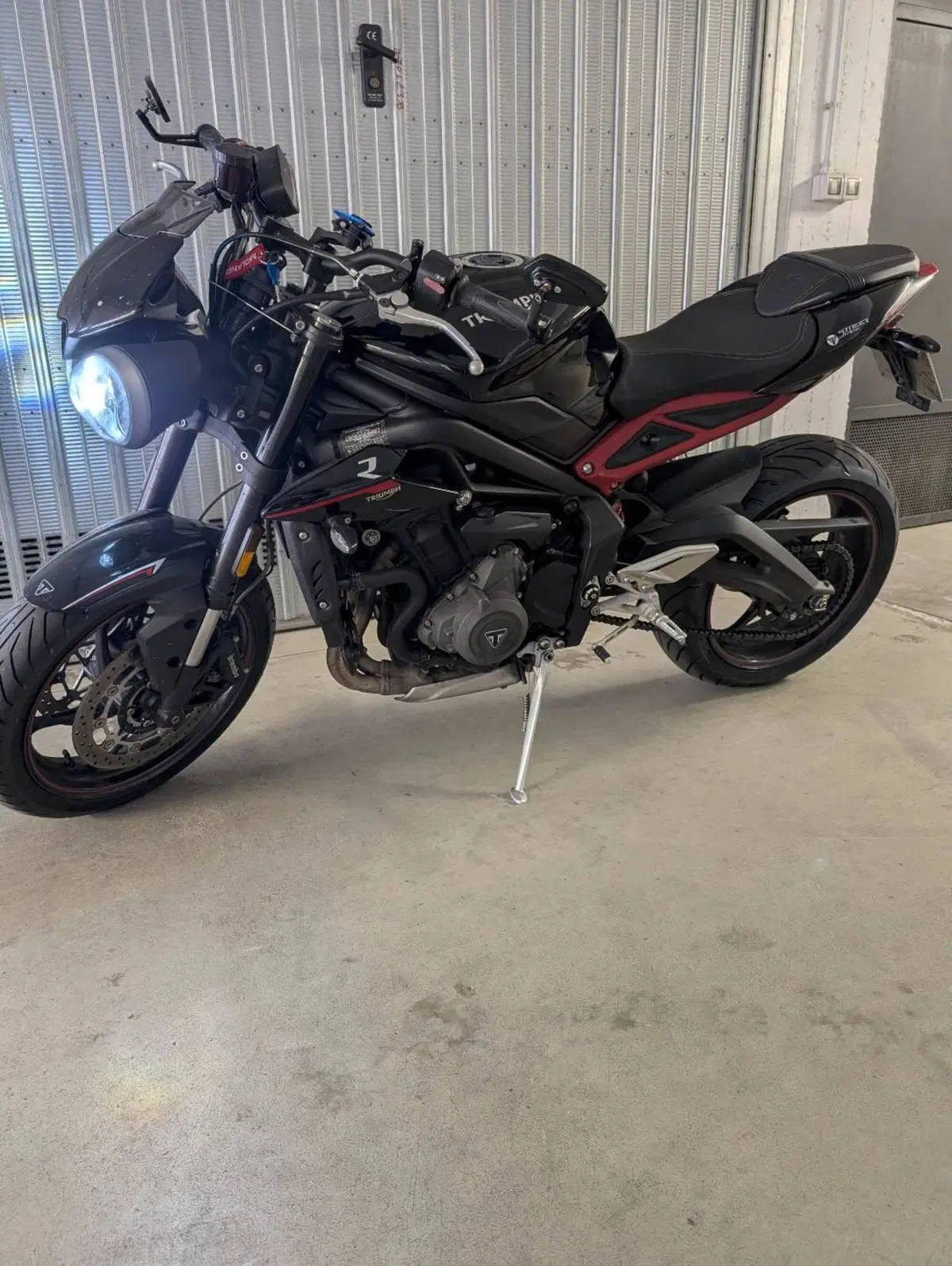 Triumph Street Triple R (2017 - 20) (2)