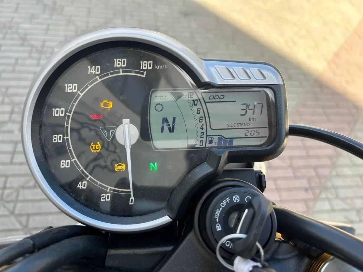 Triumph Speed 400 (2024 - 26) (4)