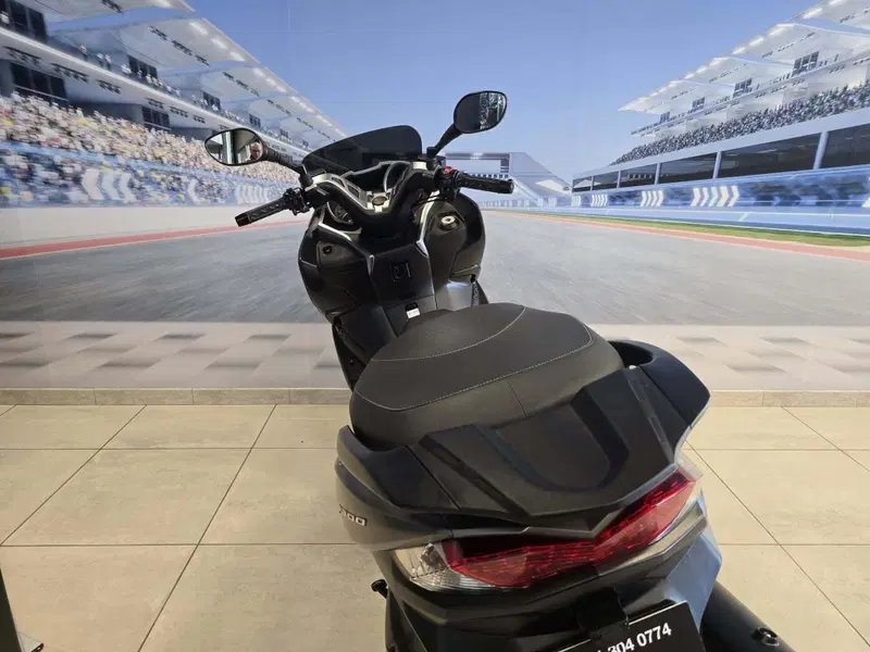 Kawasaki J 300 (2017 - 21) (9)