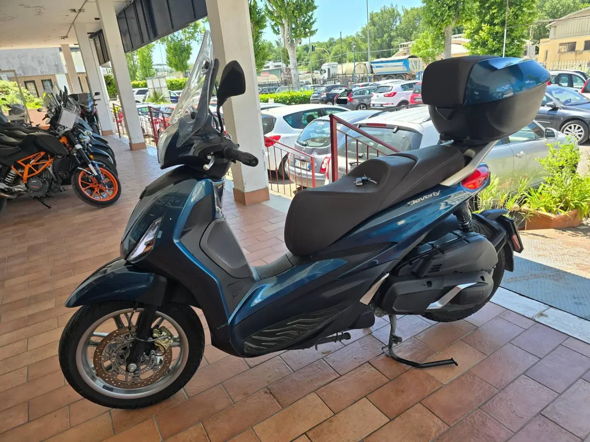 Piaggio Beverly 400 ABS-ASR (2021 - 24) (4)