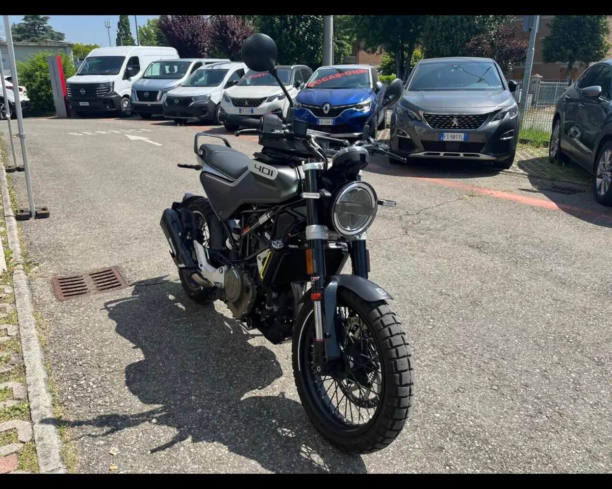 Husqvarna Svartpilen 401 (2021 - 23) (3)
