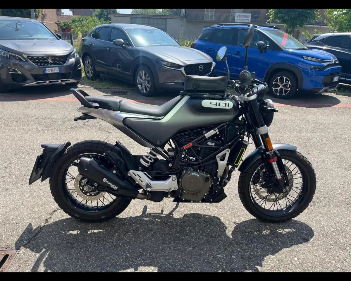 Husqvarna Svartpilen 401 (2021 - 23) (4)