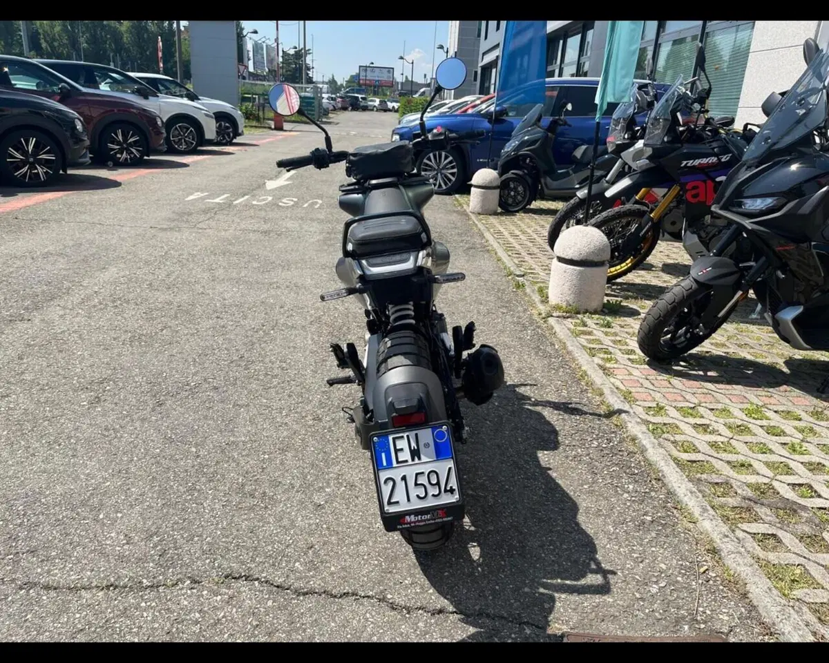 Husqvarna Svartpilen 401 (2021 - 23) (6)