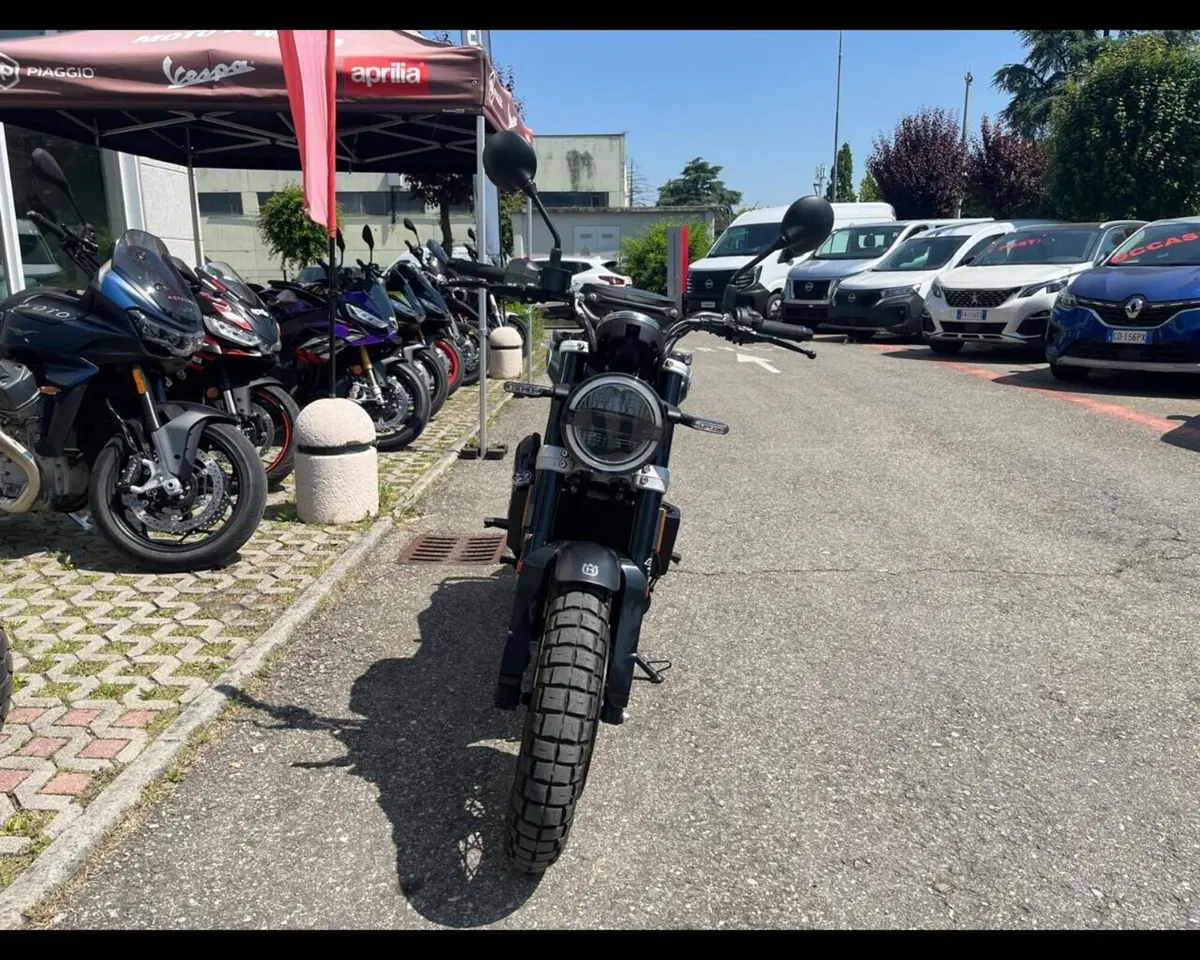 Husqvarna Svartpilen 401 (2021 - 23) (2)