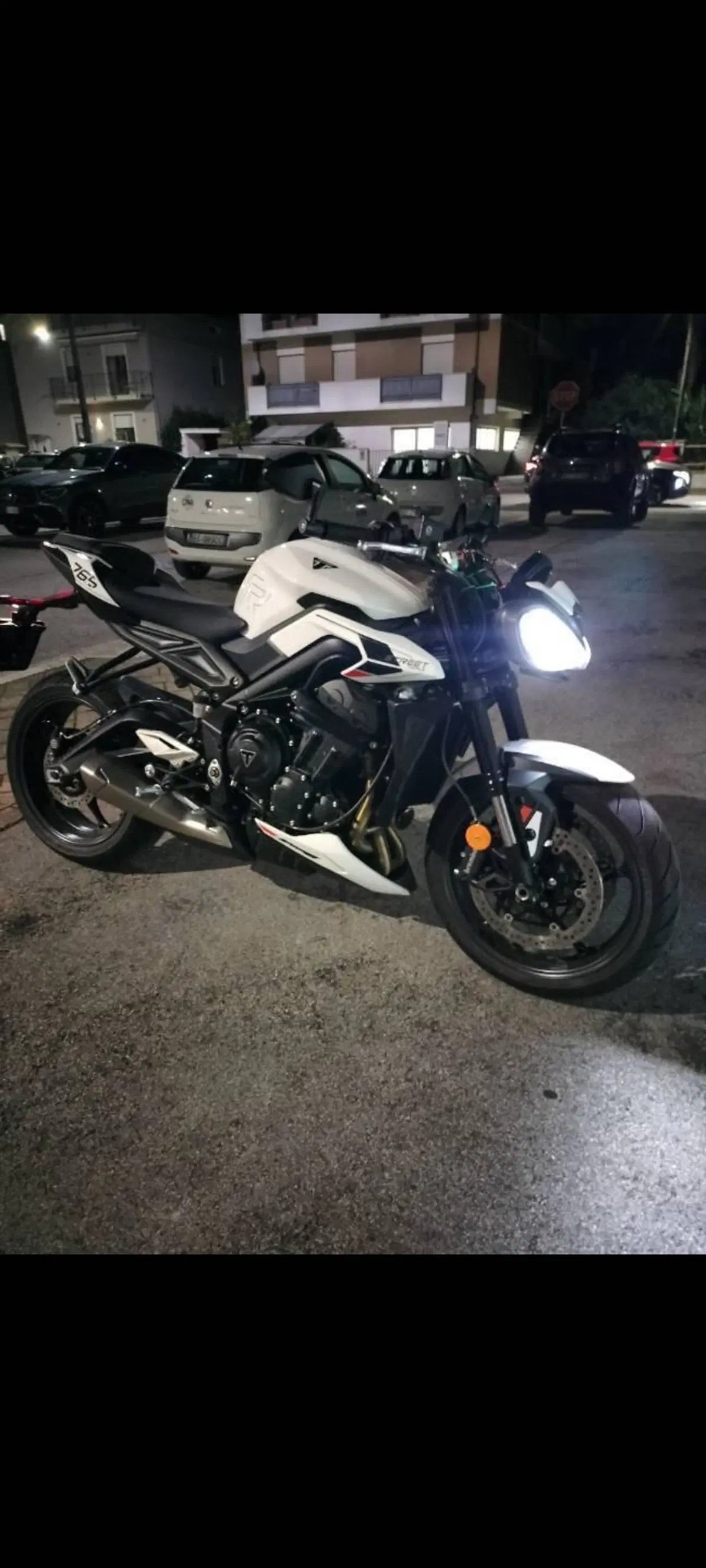 Triumph Street Triple 765 R (2023 - 26) (3)