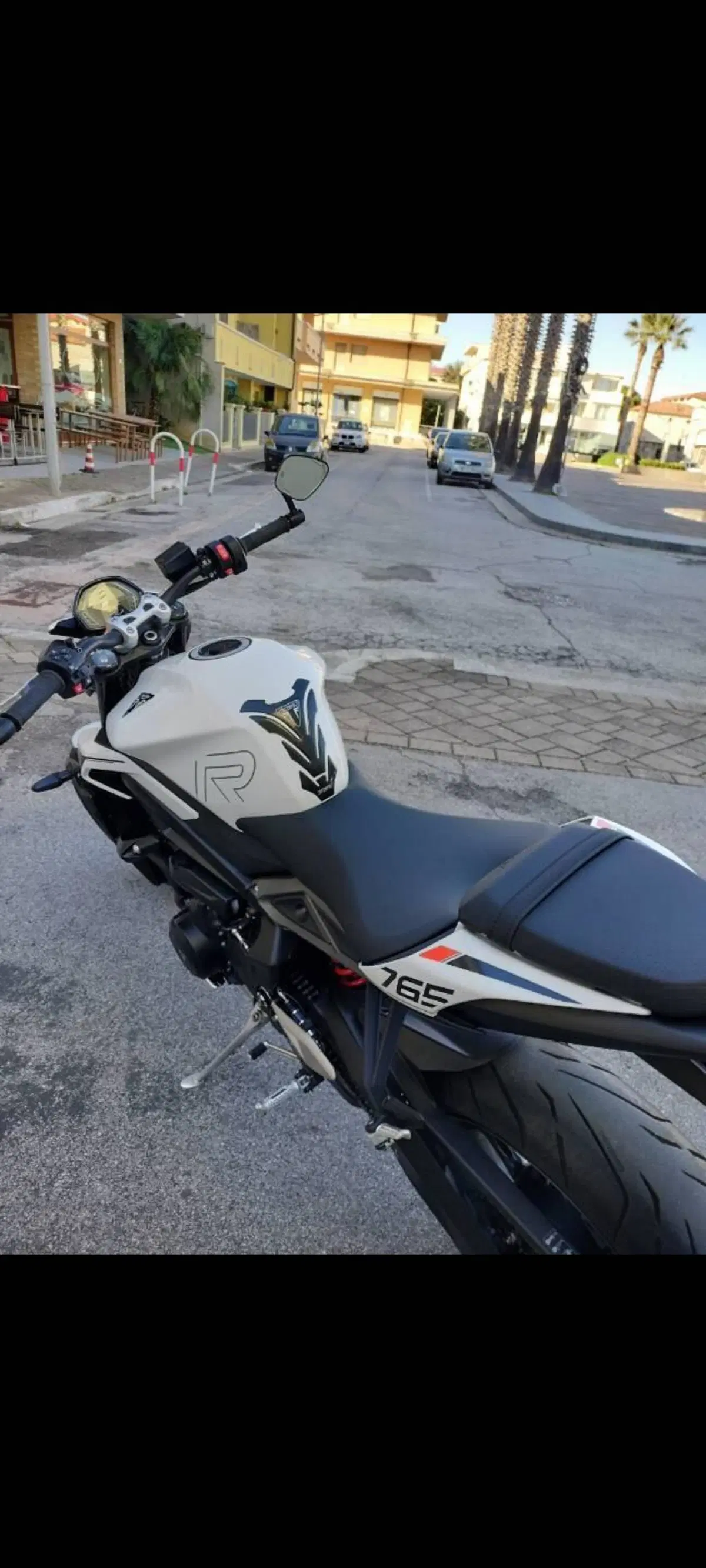 Triumph Street Triple 765 R (2023 - 26) (10)