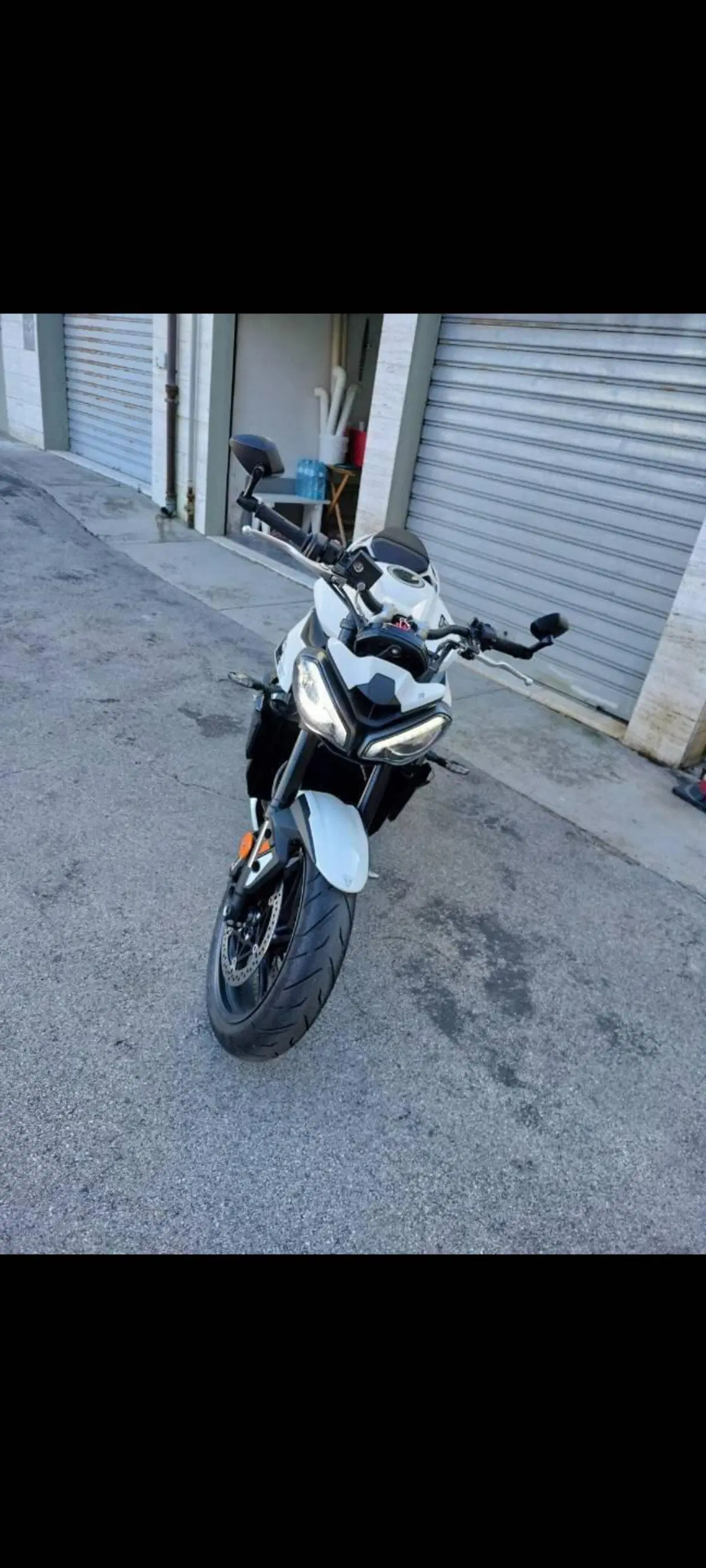 Triumph Street Triple 765 R (2023 - 26) (15)